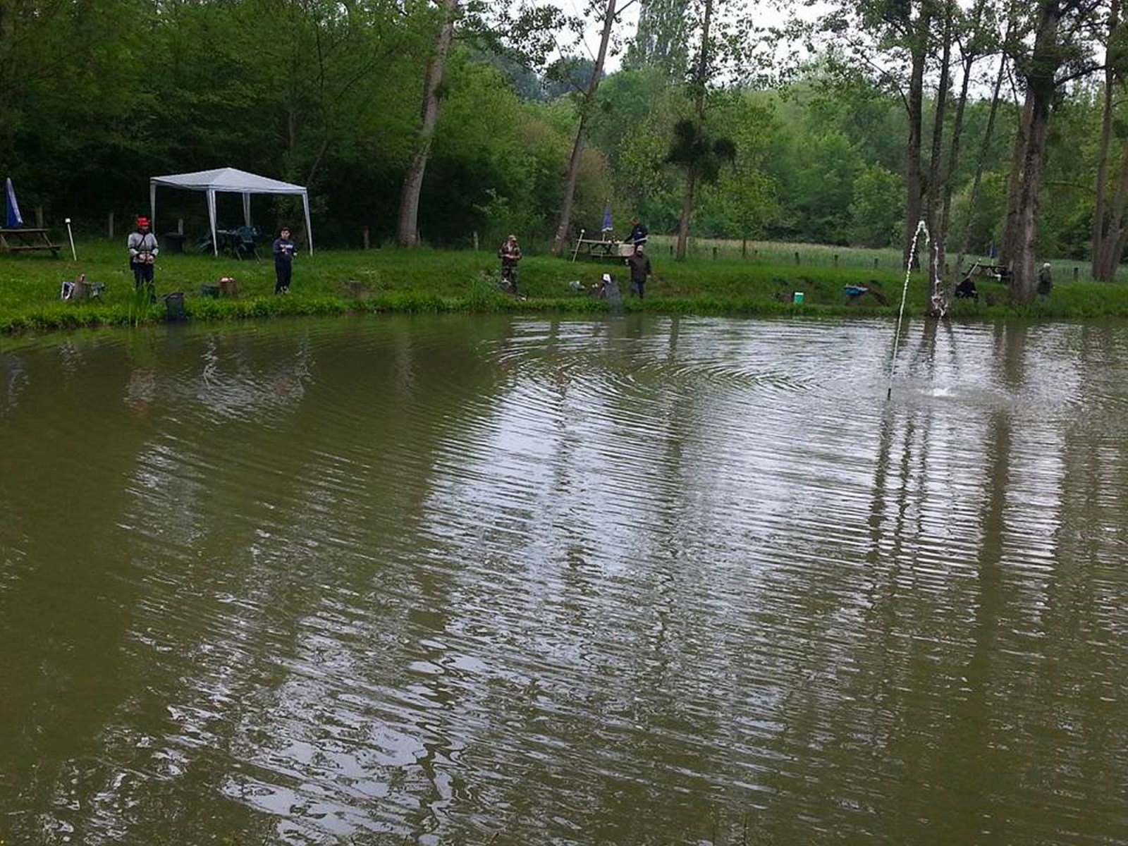 Au Petit Pêcheur du Moulin Plateau , etang de peche a la truite Saint Germain des Près, 33 rue de la Fonderie