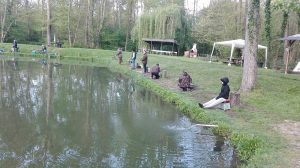 Au Petit Pêcheur du Moulin Plateau , etang de peche a la truite , La pêche à la truite près de Paris, Tarifs pêche truite, truite